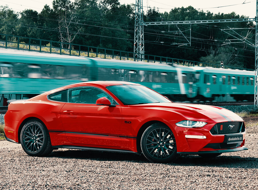 Jízda ve Fordu Mustang Coyote V8 v Hradci Králové
